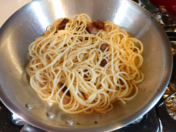 Bake dried beef with Spaghetti